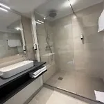 Du Parc - Accès Piscine Et *