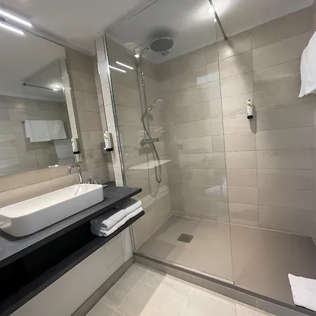 Du Parc - Acces Piscine Et *